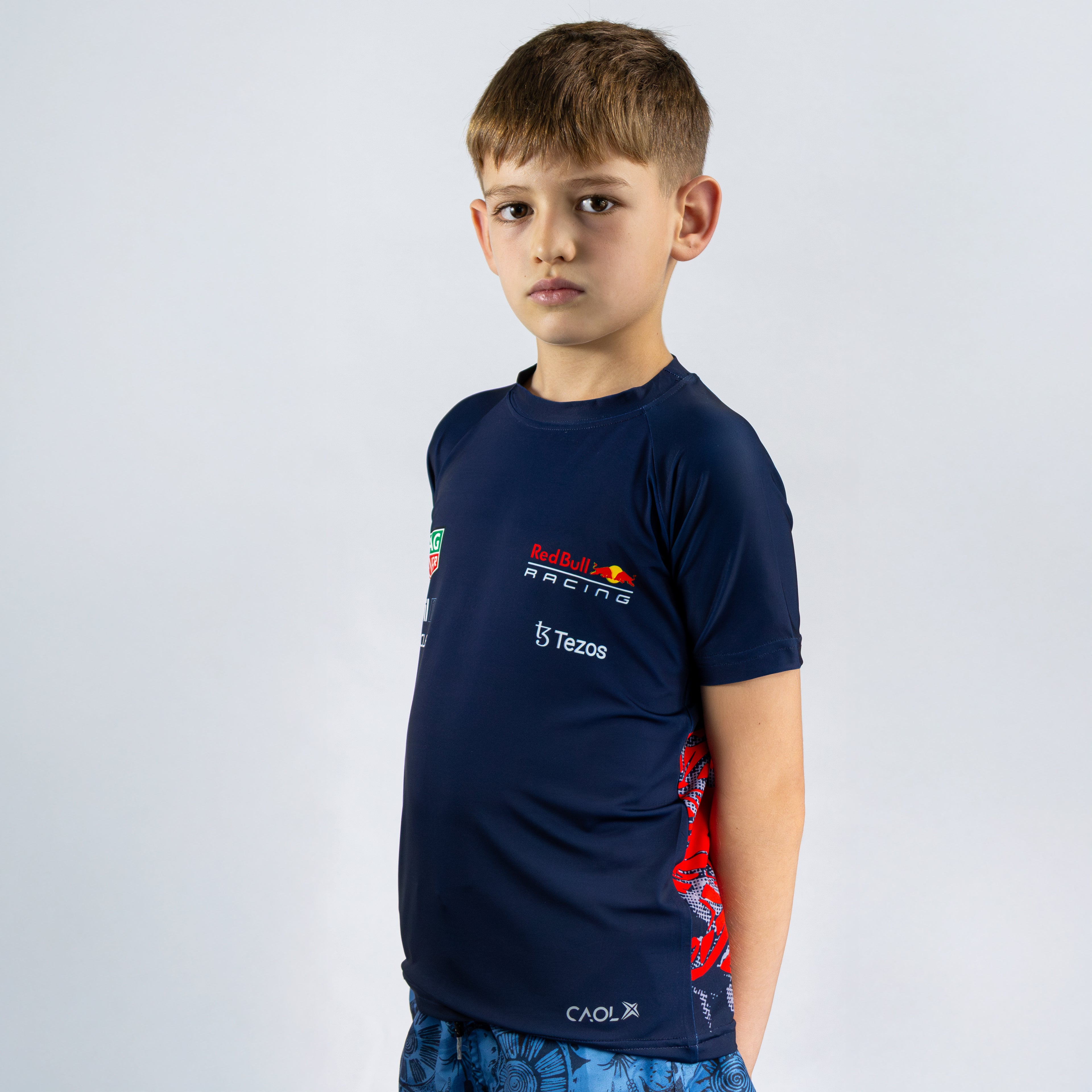 REMERA DE AGUA PARA NIÑOS - RED BULL - PROTECCION UV30+