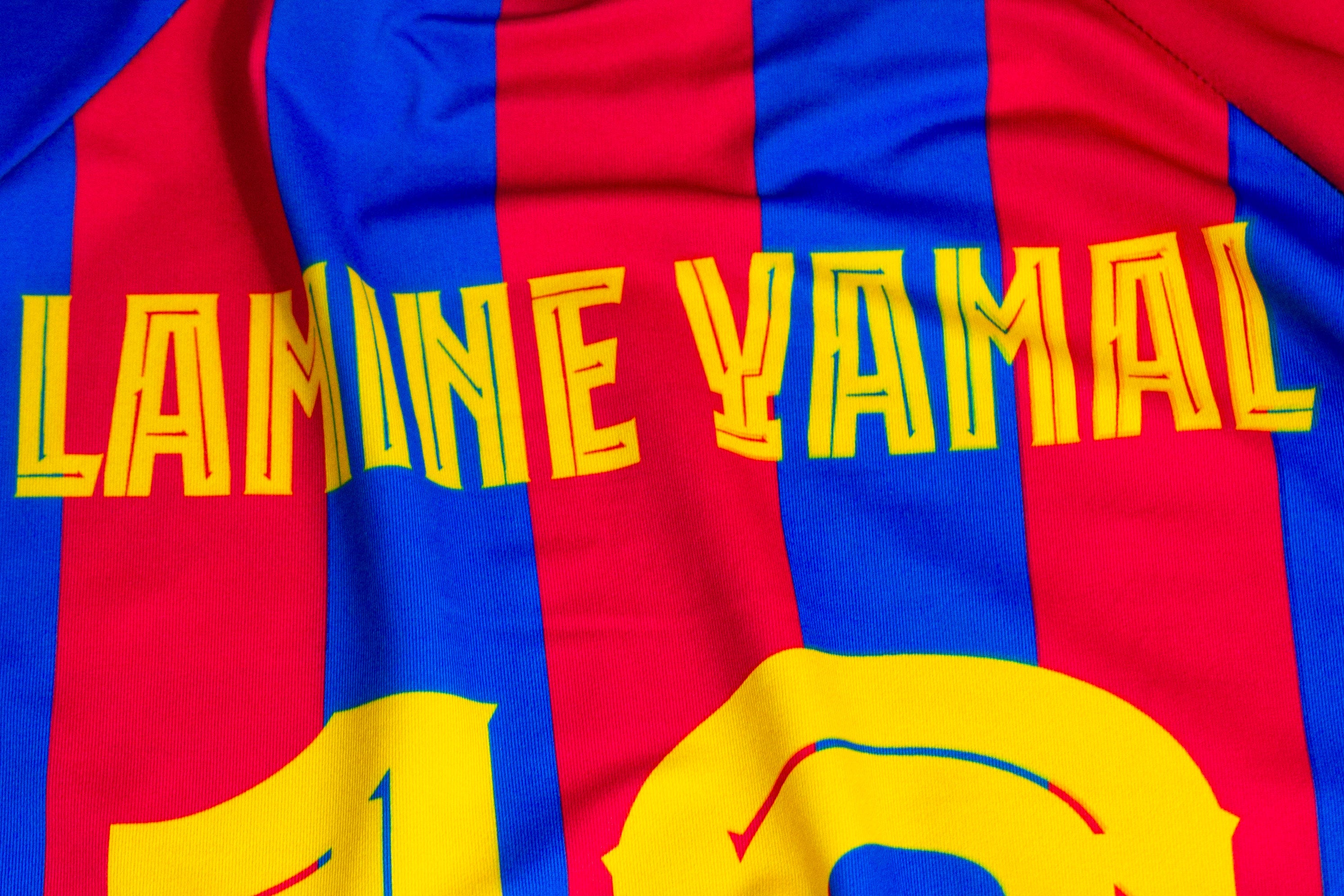 REMERA DE AGUA PARA NIÑOS - BARCELONA - LAMINE YAMAL